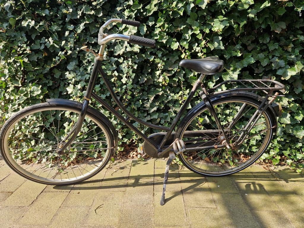 Zwarte omafiets (stationsfiets), Fietsen en Brommers, Fietsen | Dames | Omafietsen, Ophalen, Gebruikt