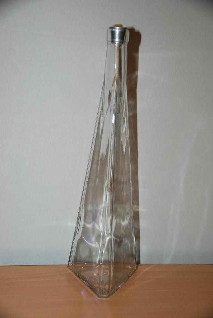 Vaas met lont.               Met driehoek bodem., Huis en Inrichting, Woonaccessoires | Kandelaars en Kaarsen, Gebruikt, Kaars