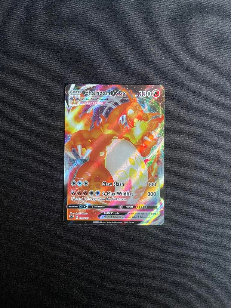 Pokémon Charizard Vmax, - Darkness Ablaze, Hobby en Vrije tijd, Verzamelkaartspellen | Pokémon, Ophalen of Verzenden, Zo goed als nieuw