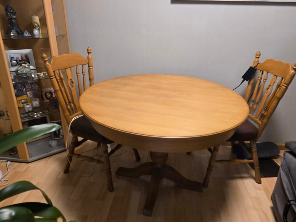 Ronde eettafel met 4 stoelen, Huis en Inrichting, Ophalen, Gebruikt, Rond, Tot twee personen