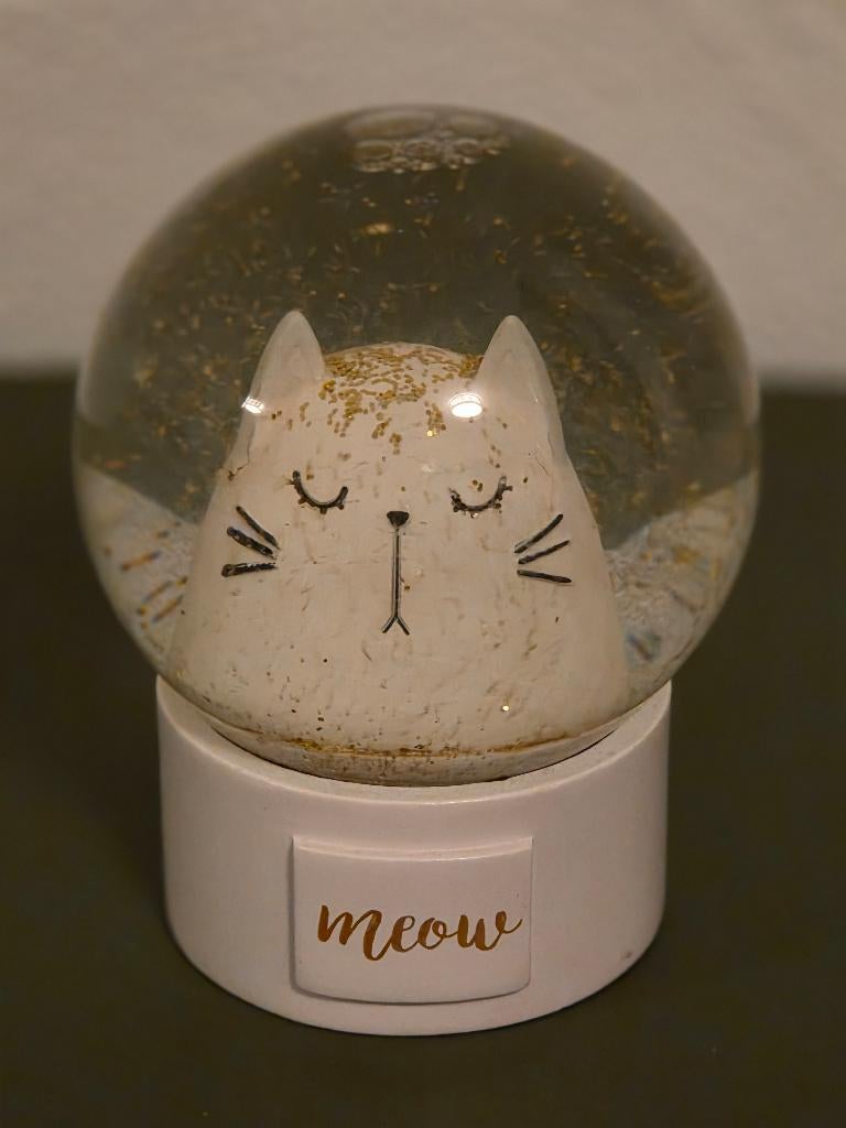 Schudbol van een poes, Ophalen, Zo goed als nieuw, Modern, Wit