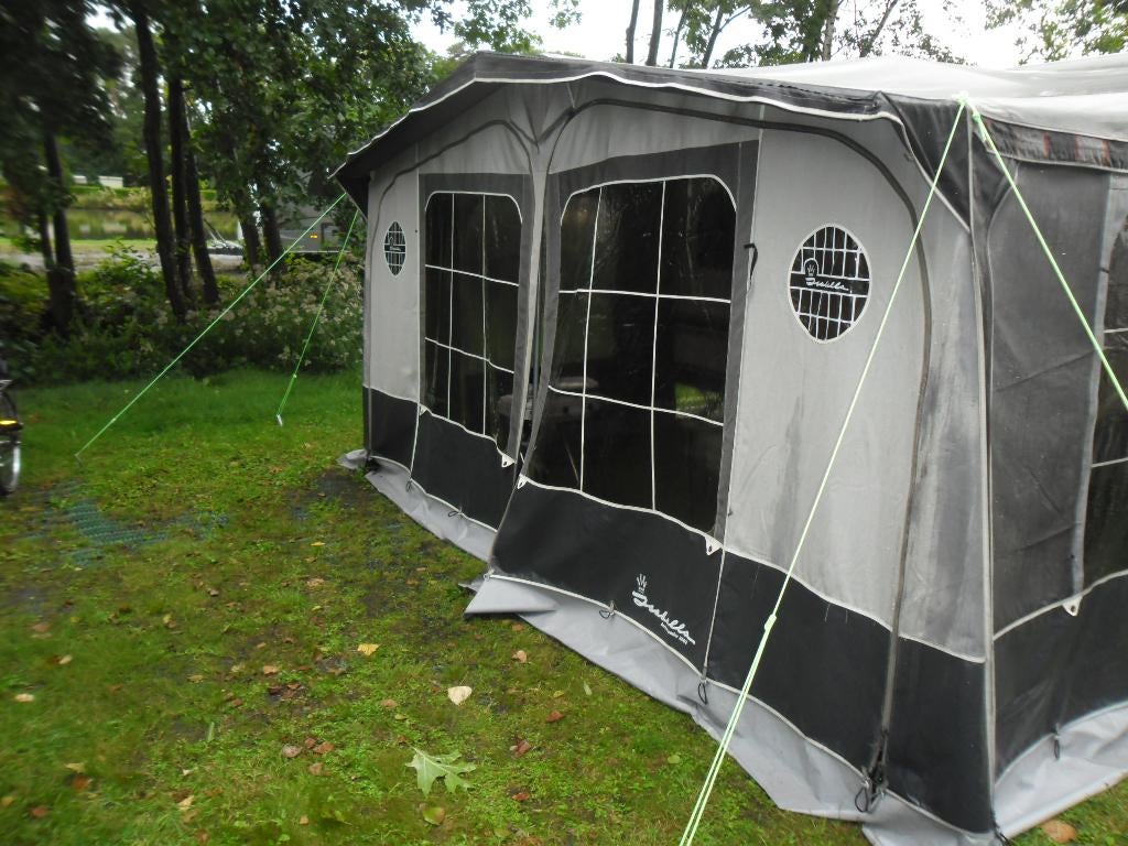 caravan Bürstner 430, Caravans en Kamperen, Caravans, Particulier, tot en met 4, 750 - 1000 kg, Treinzit, Vast bed, 4 tot 5 meter