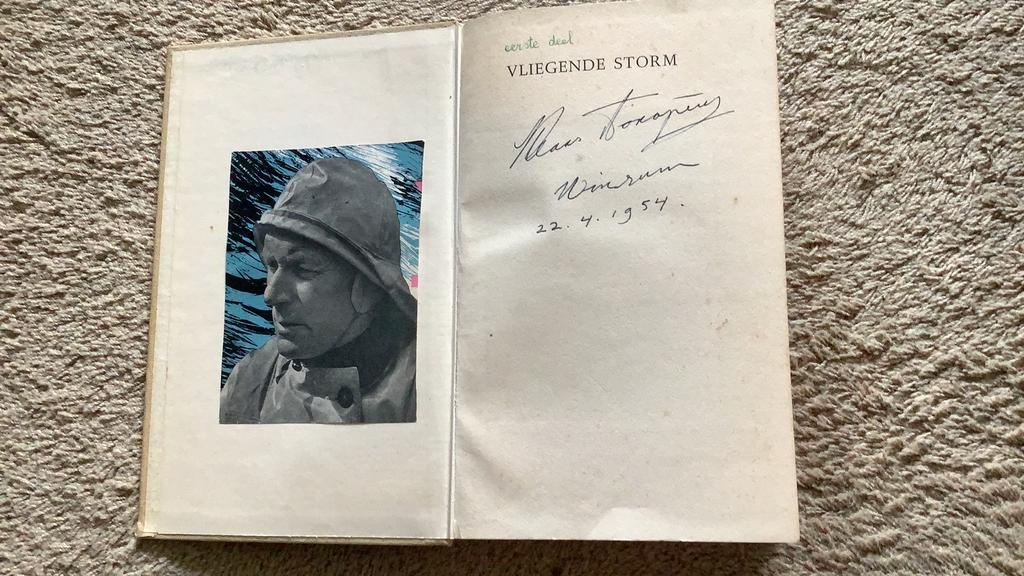 Vliegende storm. Mémoires van Klaas Toxopeus. Gesigneerd!, Ophalen of Verzenden, Gelezen, Overige