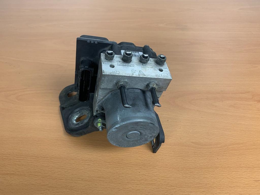 ABS pomp opel corsa D OPC 2006 - 2011 lettercode FA 13277811, Gebruikt, -, -, Opel