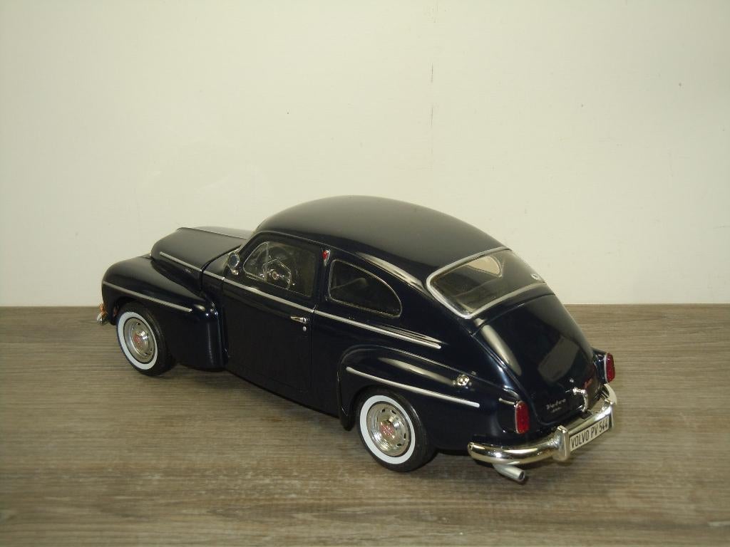 Volvo PV544 - Donker Blauw - Revell 1:18, Duitsland, Auto, Verzenden, Revell