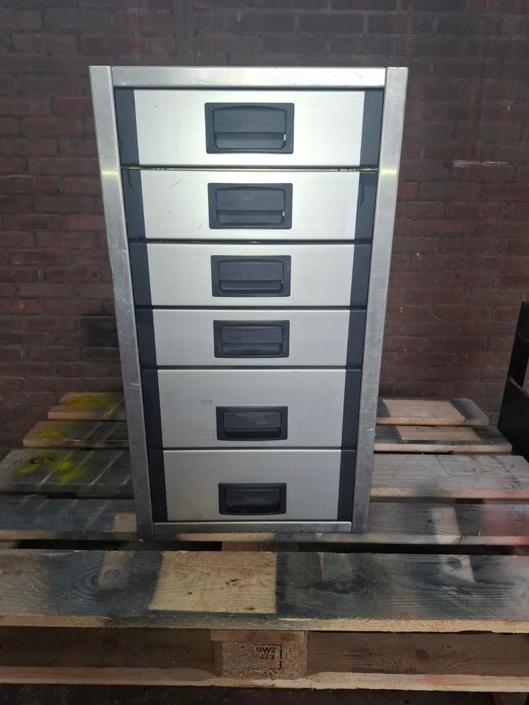 Aluca bedrijfswageninrichting, Auto diversen, Ophalen