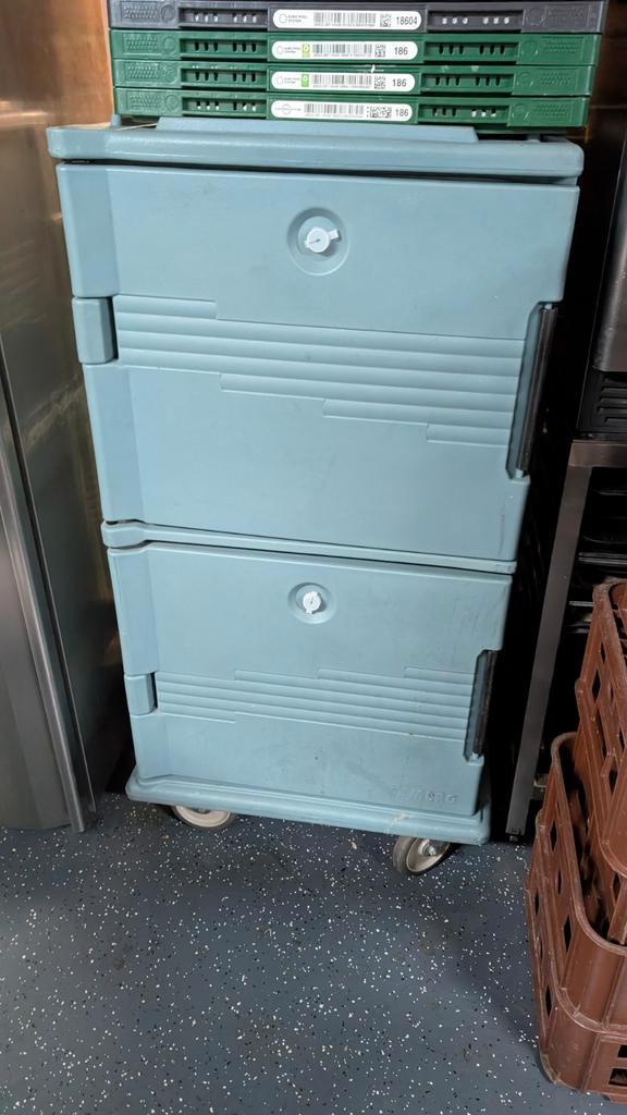 Cambro geisoleerde voedseltransportwagen, Caravans en Kamperen, Koelboxen, Gebruikt, Koelelement, Ophalen