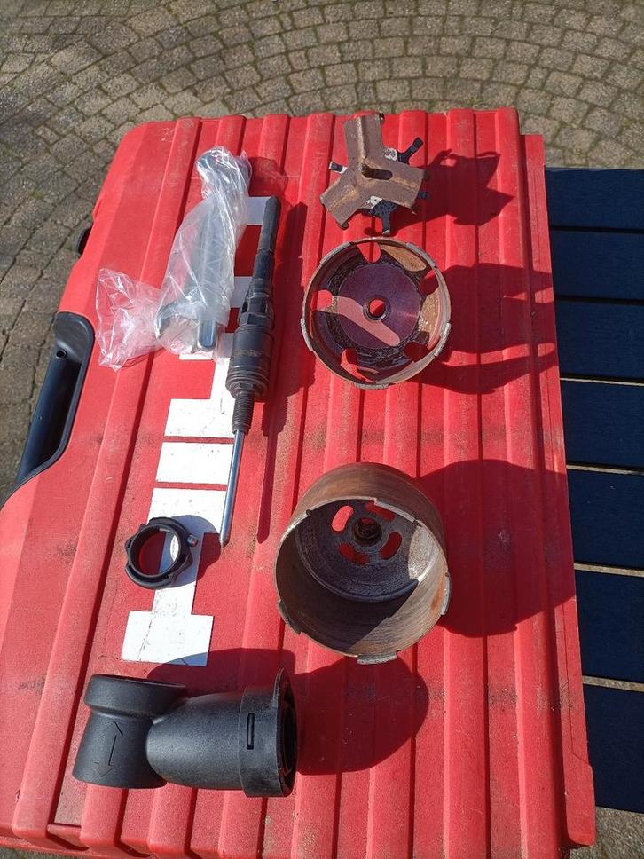 Hilti Diamantboor DD110 met accessoires en koffer, Doe-het-zelf en Verbouw, Gereedschap | Boormachines, Gebruikt, Boormachine