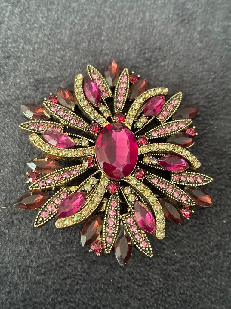 Elegante Broche met Paarse Kristallen en Strass, Overige materialen, 4 tot 7 cm, Paars, Ophalen of Verzenden