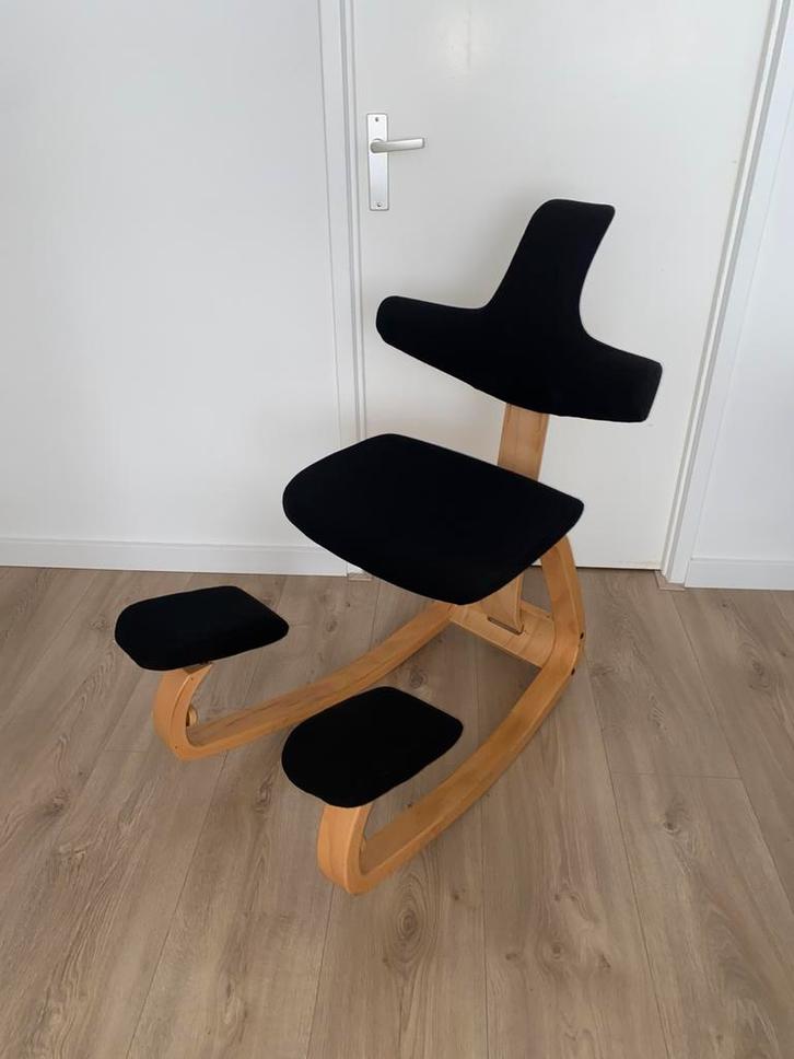 Stokke Varier Thatsit ergonomische kniestoel bijna nieuw, Huis en Inrichting, Bureaustoelen, Zo goed als nieuw, Zwart, Ophalen of Verzenden