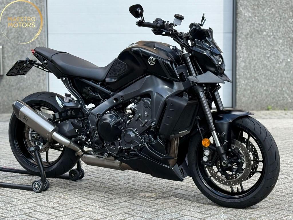 Yamaha MT09 Techblack Akrapovic DIKSTE van NL BOMVOL OPTIES, Motoren, Motorrijbewijs A, Bedrijf, Meer dan 35 kW, YAMAHA