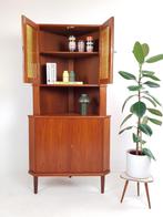 Vintage hoekkast teak | glas geel | vitrine kast hoek, Ophalen of Verzenden, Huis en Inrichting