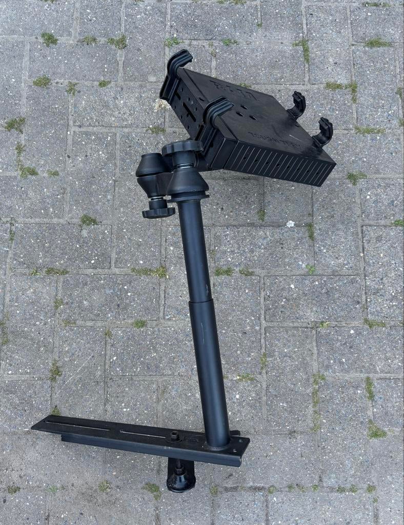 RAM Mounts Universele Laptop Beugel, Ophalen, Gebruikt, In hoogte verstelbaar