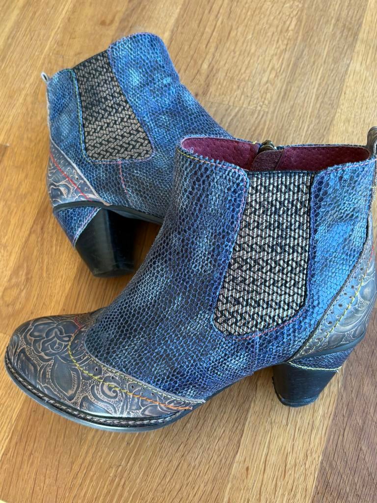 Laura Vita enkellaarsjes, hoofdkleur blauw, maat 38, Blauw, Lage of Enkellaarzen, Ophalen of Verzenden, Gedragen