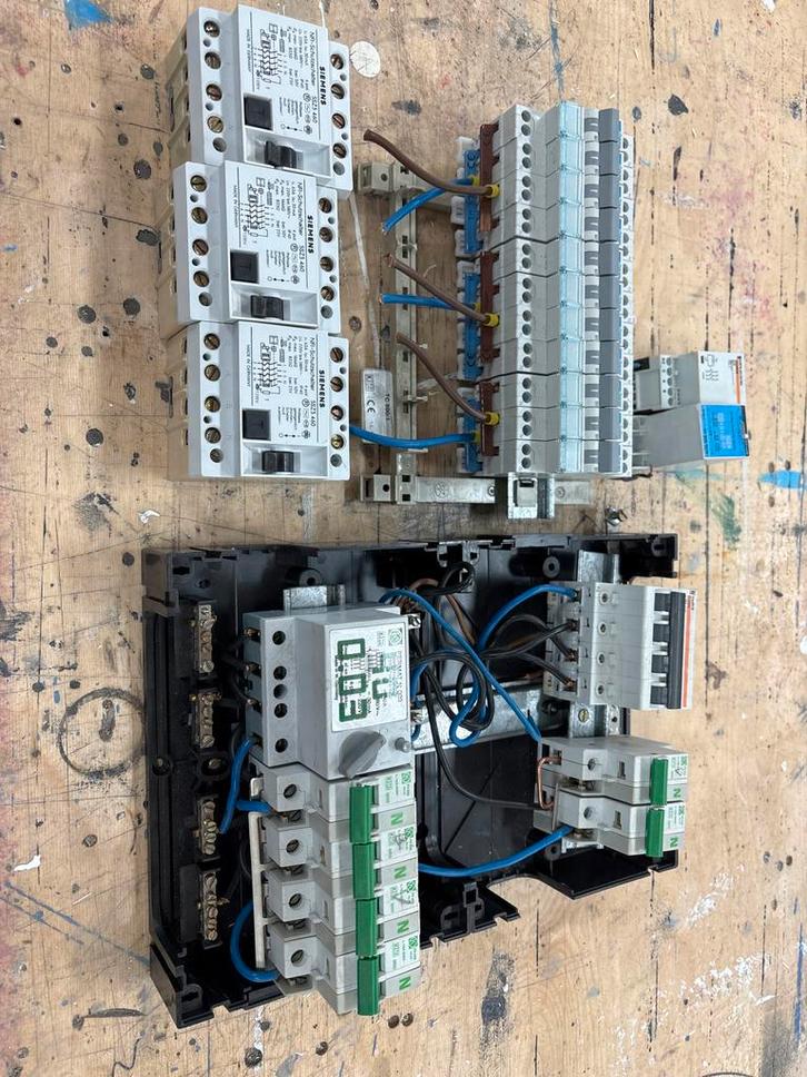Diverse elektrische schakelaars en componenten, Doe-het-zelf en Verbouw, Elektra en Kabels, Gebruikt, Schakelaar, Ophalen