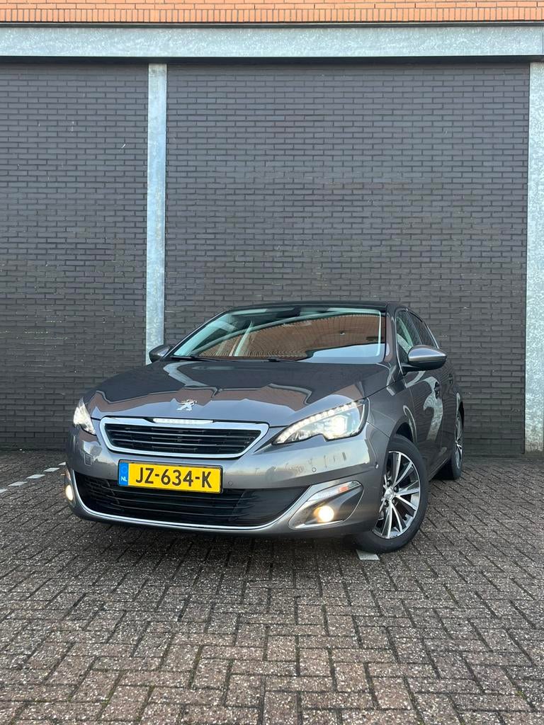 Peugeot 308 1.2 Automaat Massage Keyless Trekhaak, Auto's, Peugeot, 1199 cc, 610 kg, 49 €/maand, Origineel Nederlands