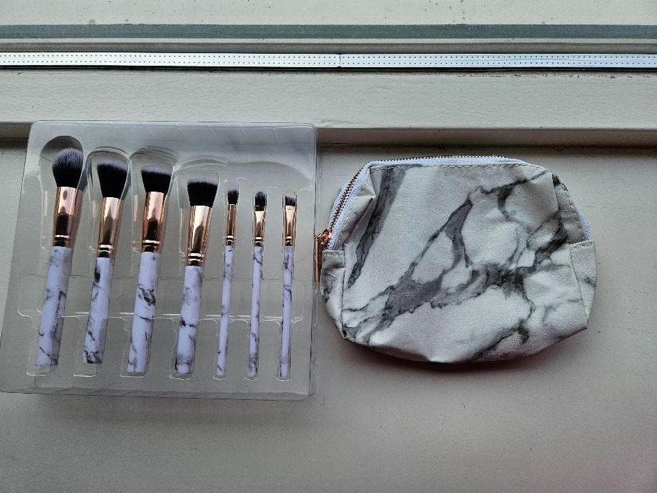 Nieuwe Zoë Ayla 7 delig kwastenset incl etui, Gehele gezicht, Zwart, Nieuw, Ophalen of Verzenden