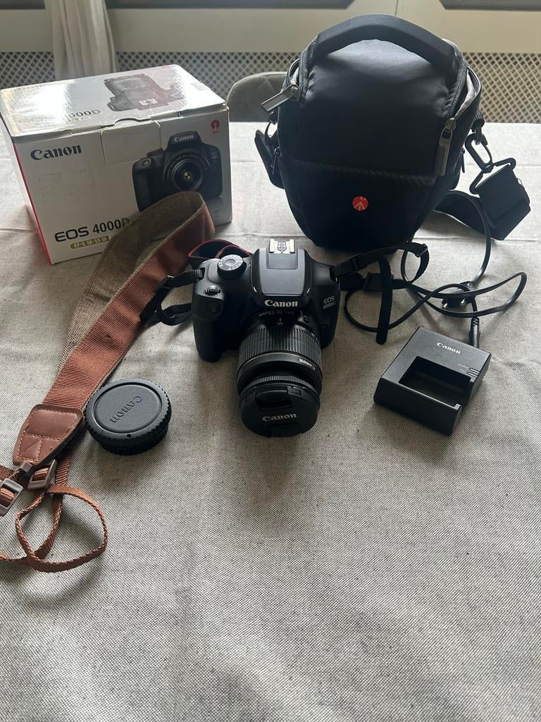 Canon EOS 4000D kit met lens en accessoires, Gebruikt, Spiegelreflex, Canon, Ophalen of Verzenden