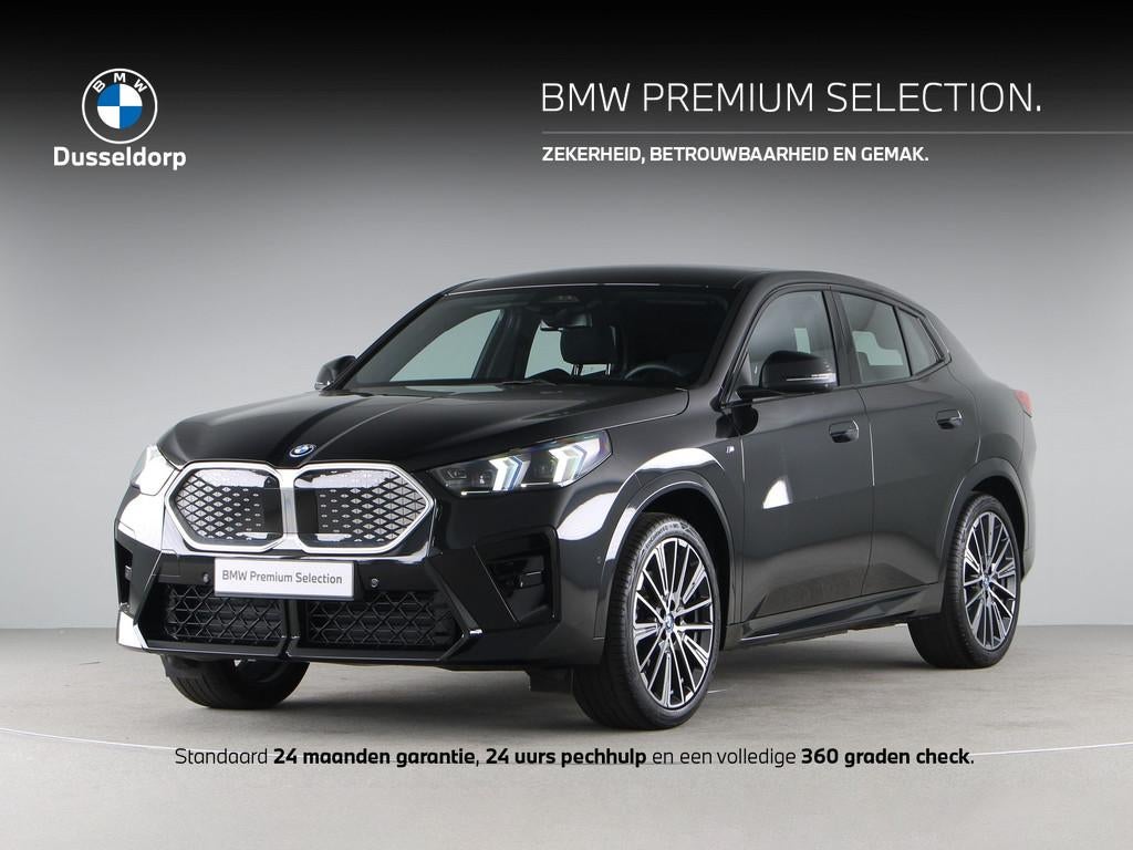 BMW iX2 xDrive30 67 kWh M Sport Edition (bj 2025, automaat), Auto's, BMW, Automaat, Met garantie (alle), 24 min, Alcantara