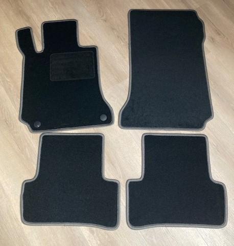 Mattenset voor een Mercedes-Benz C-klasse W204, Auto-onderdelen, Interieur en Bekleding, Info@schoenek.de, Mercedes-Benz, Nieuw