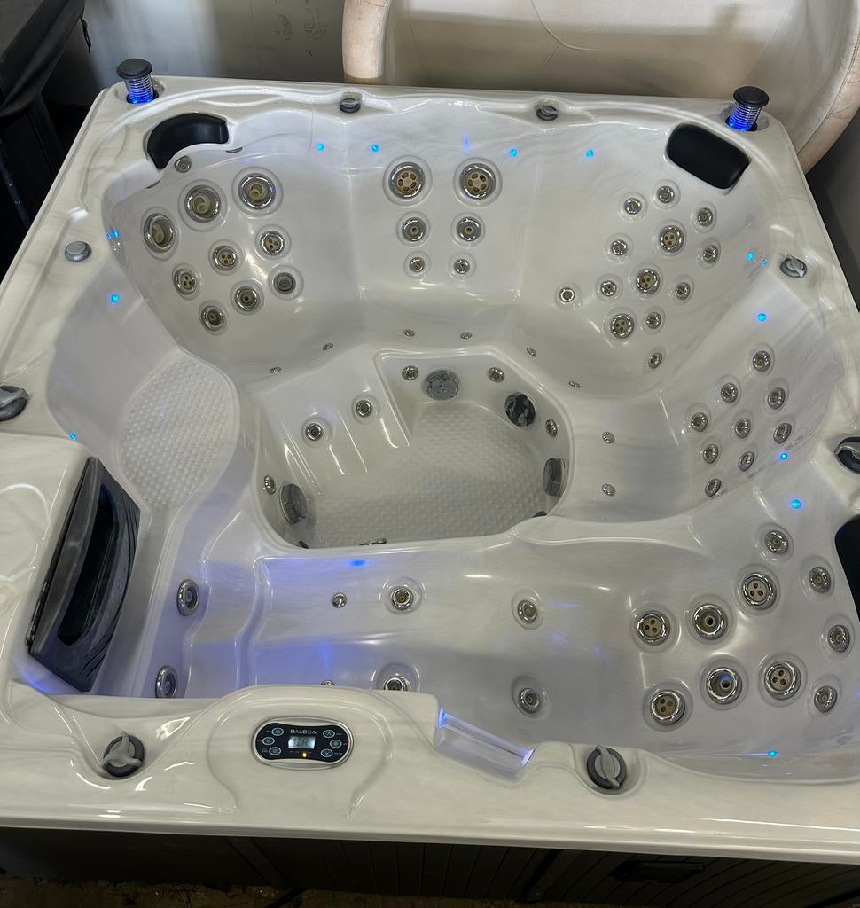 Jacuzzi | SunSpa | 6 Persoons, Tuin en Terras, Zwembad-toebehoren, Ophalen of Verzenden