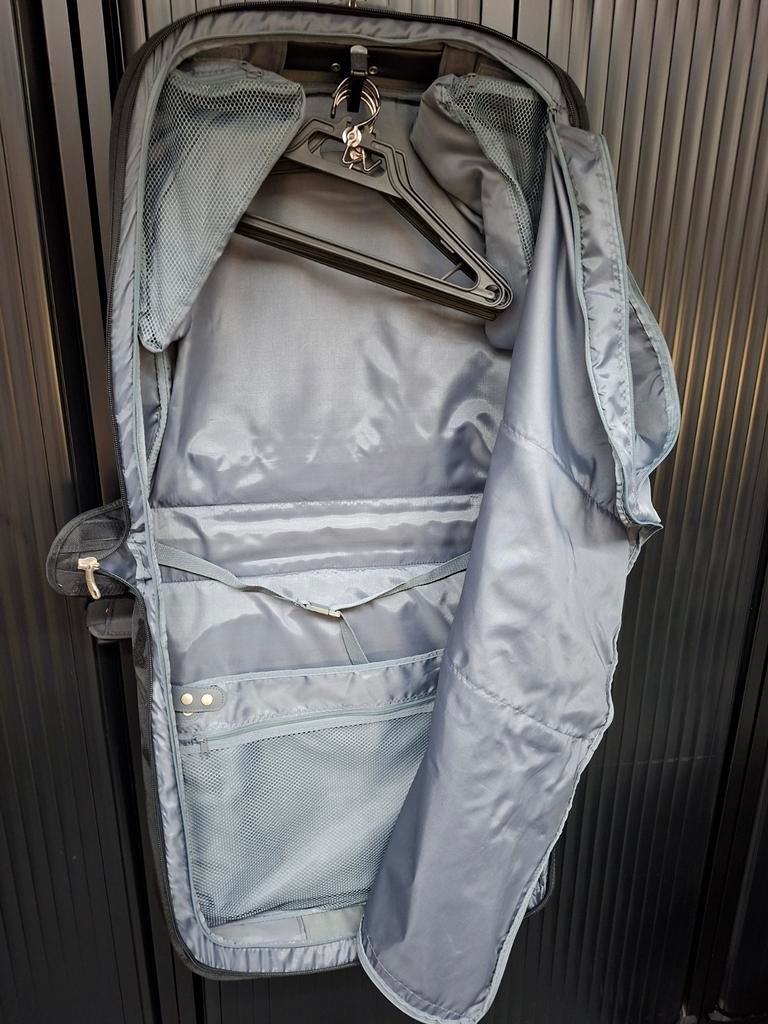 Liv Kleding Reistas - Kreukvrij & Veel Opbergvakken, 40 tot 60 cm, Gebruikt, 20 tot 30 cm, Zwart