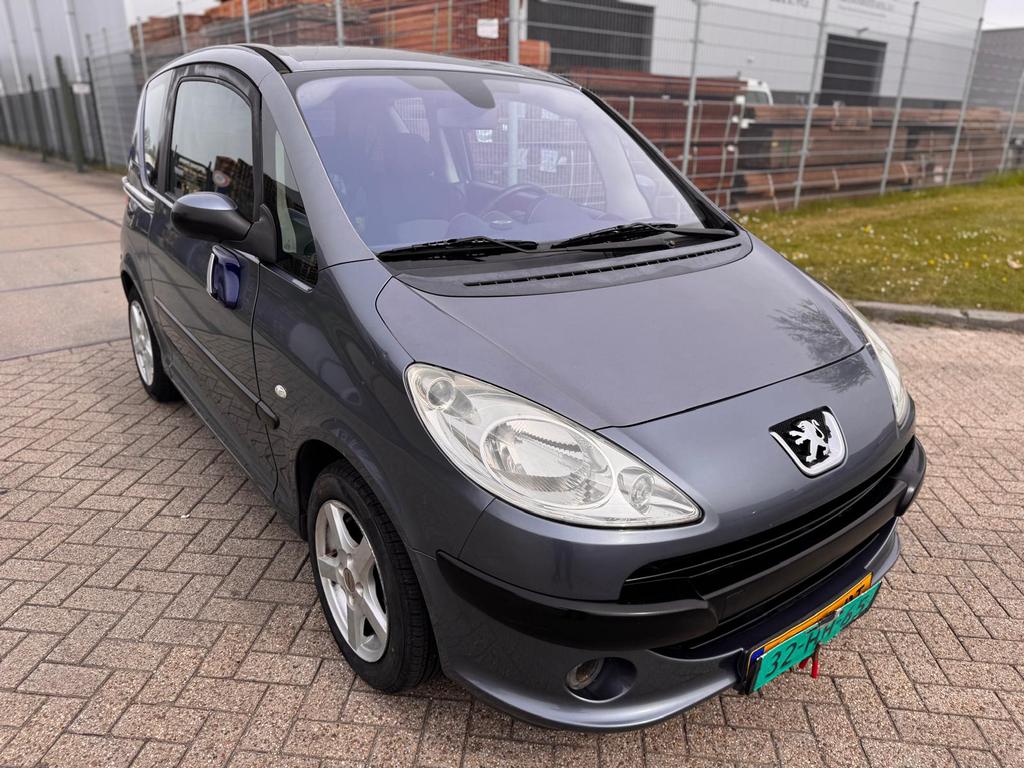 Leuke Peugeot 1007 1.6 Sporty AUTOMAAT NIEUWE APK Elec deur, Auto's, 4 cilinders, 4 stoelen, Bedrijf, Lichtsensor