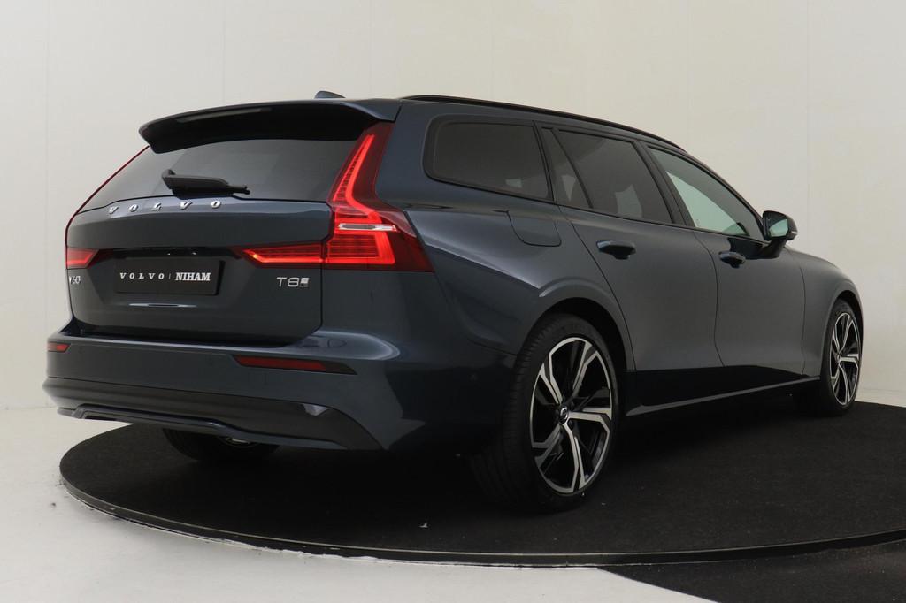 Volvo V60 T8 PLUG-IN HYBRID AWD ULTRA PERFORMANCE ED. DARK *, Auto's, Automaat, 12 maanden, 4 cilinders, Blauw