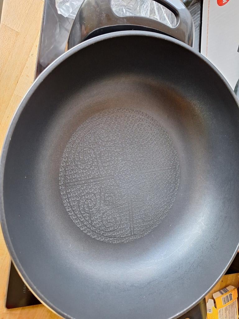 Elektrische wok, Huis en Inrichting, Keuken | Potten en Pannen, Ophalen, Zo goed als nieuw, Overige materialen, Wok