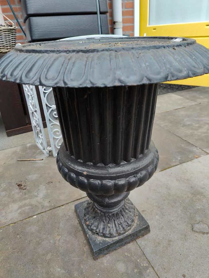 Mooie brocante gietijzeren tuinvaas - 60 cm hoog, Tuin en Terras, Tuinvazen, Gebruikt, Ophalen