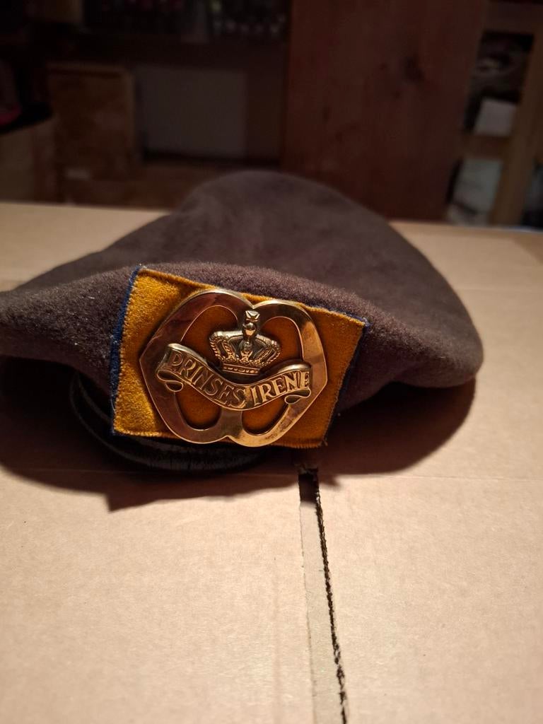 Jagers en irene  baret maat 59 en 60, Verzamelen, Ophalen of Verzenden, Landmacht, Nederland, Kleding of Schoenen