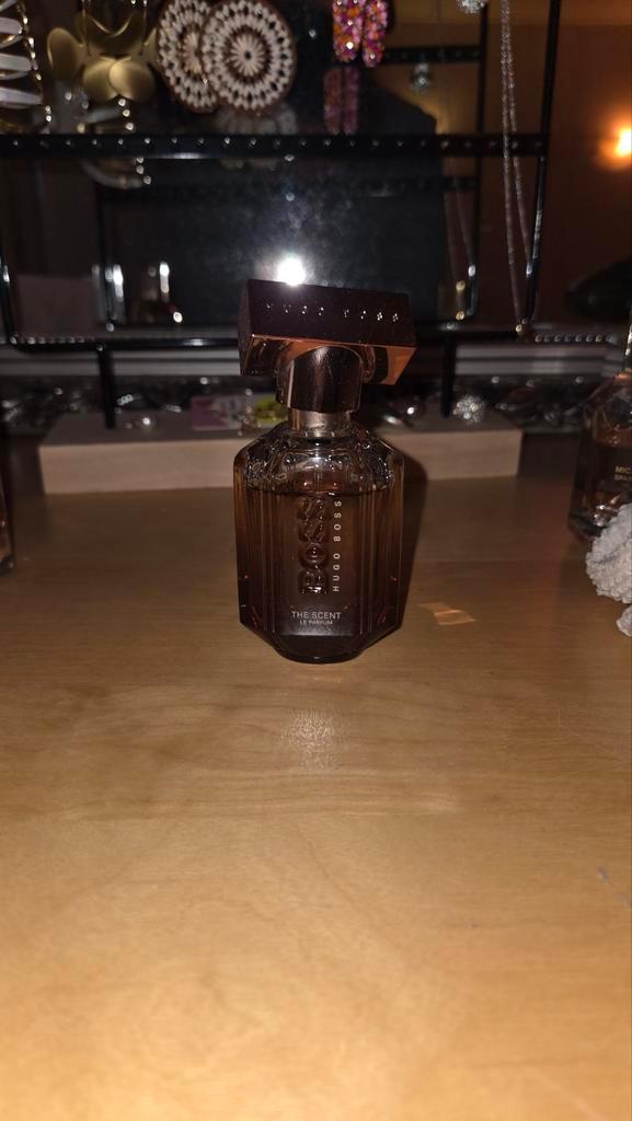 Hugo Boss The Scent Le Parfum - Bijna Vol, Sieraden, Tassen en Uiterlijk, Uiterlijk | Parfum, Zo goed als nieuw, Ophalen of Verzenden