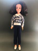 Vintage Hong Kong Sindy pop met kledingset, Verzamelen, Poppen, Ophalen of Verzenden, Gebruikt, Fashion Doll