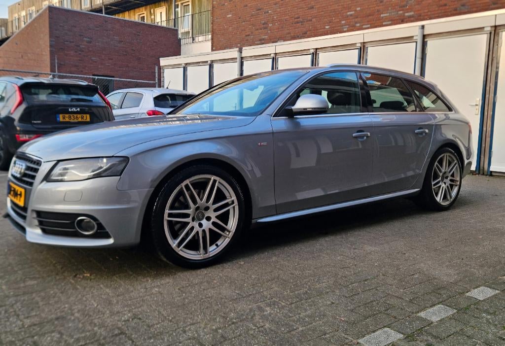Mooie Audi a4 avant s-line, Auto's, Audi, A4, Stationwagon, Handgeschakeld, 84 €/maand