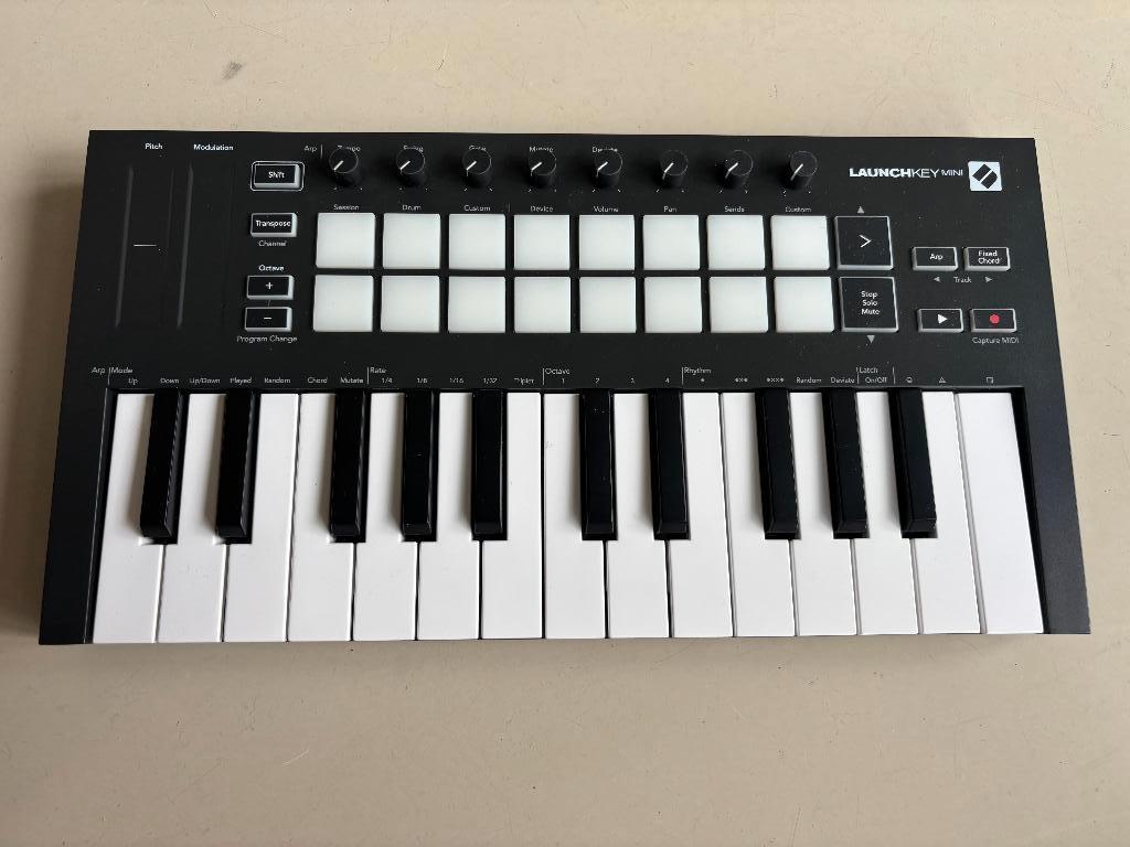 Novation Launchkey Mini MK3 ruilen tegen Arturia Keystep, Muziek en Instrumenten, Ophalen of Verzenden, Zo goed als nieuw
