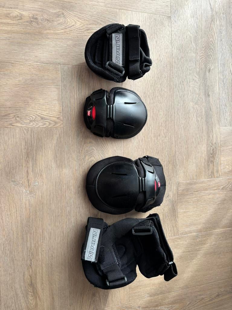 Te koop Nijdam knie en elleboogbeschermers, Ophalen of Verzenden, Zo goed als nieuw, Bescherming