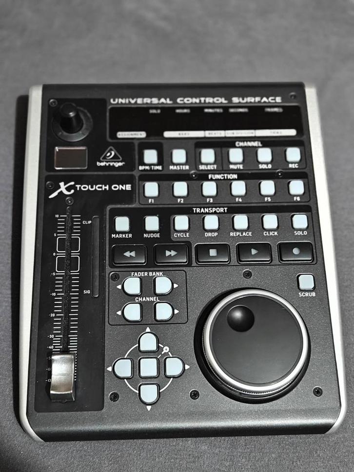 Behringer X-Touch One, Muziek en Instrumenten, Midi-apparatuur, Zo goed als nieuw, Ophalen of Verzenden