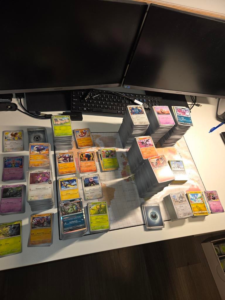 Bulk 3.850 Pokémon kaarten gesorteerd per set, Hobby en Vrije tijd, Verzamelkaartspellen | Pokémon, Ophalen of Verzenden, Zo goed als nieuw
