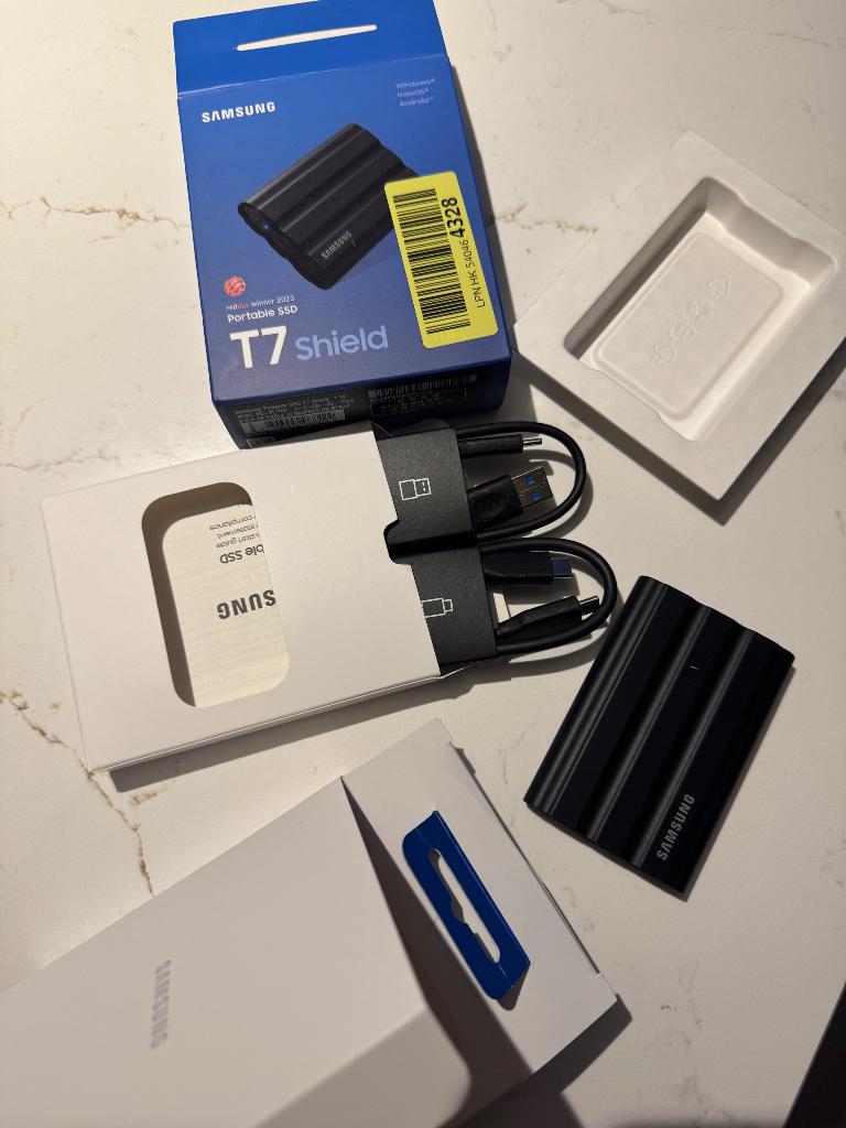 Samsung t7 ssd shield 1tb - 1 maand oud, Computers en Software, Harde schijven, Ophalen of Verzenden, Zo goed als nieuw, Laptop