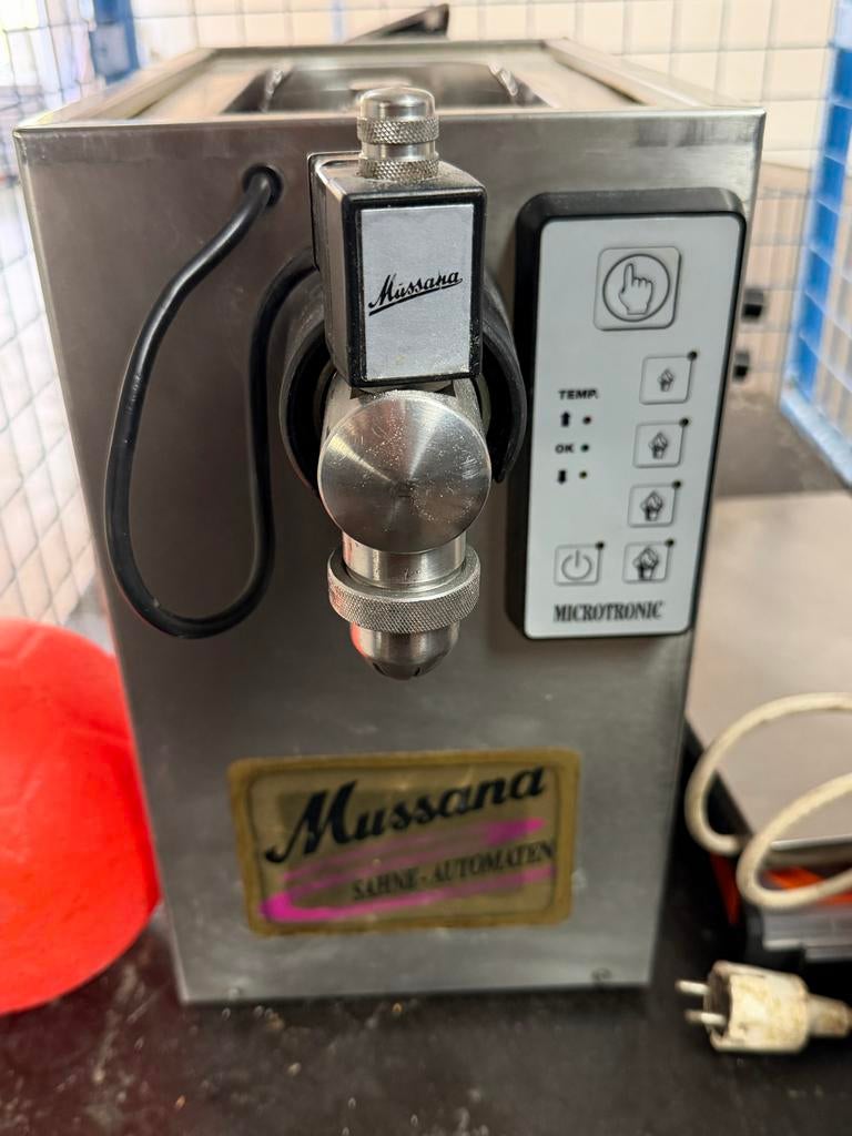 Mussana slagroomautomaat, Zakelijke goederen, Horeca | Keukenapparatuur, Ophalen of Verzenden, Gebruikt, Overige typen