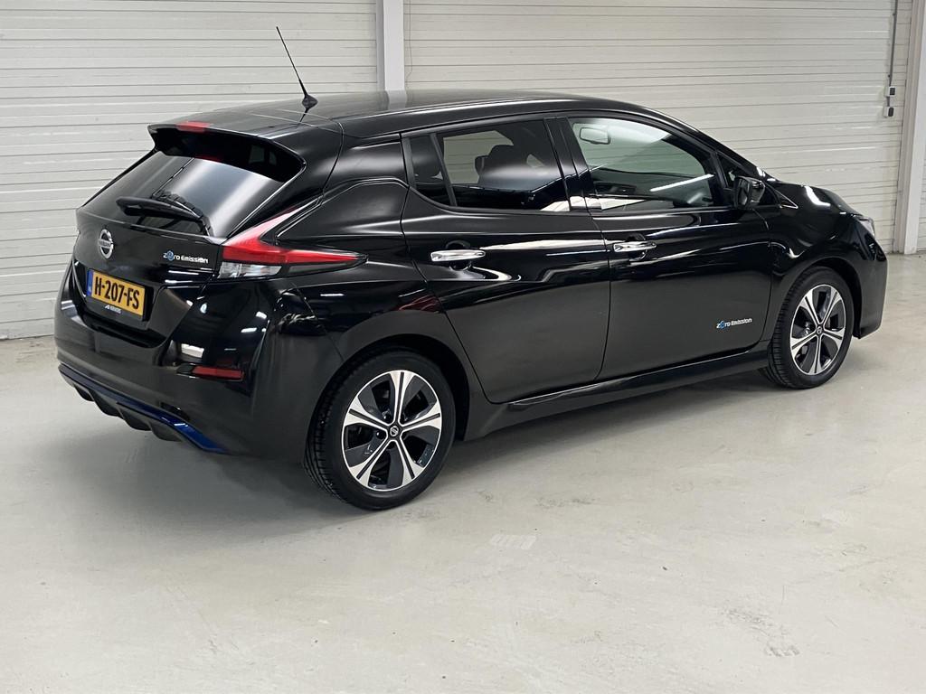 Nissan LEAF N-Connecta 40 kWh / 270 KM WLTP / SOH 86,7% / Ee, Auto's, Stof, Gebruikt, 150 pk, Zwart