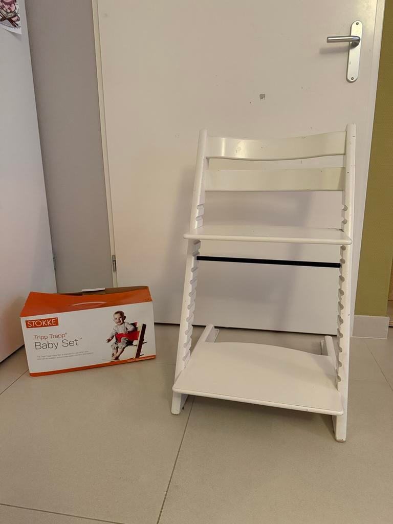 Stokke Tripp Trapp kinderstoel met Baby Set (wit), Ophalen of Verzenden, Gebruikt, Meegroeistoel, Aanschuifbaar
