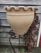 Terracotta bloempot lichte kleur, donkere is water Miekje, Ophalen of Verzenden, ., ., .