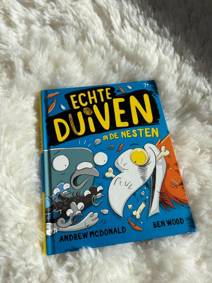 Echte Duiven in de Nester - Andrew McDonald, Boeken, Kinderboeken | Jeugd | onder 10 jaar, Zo goed als nieuw, Fictie algemeen