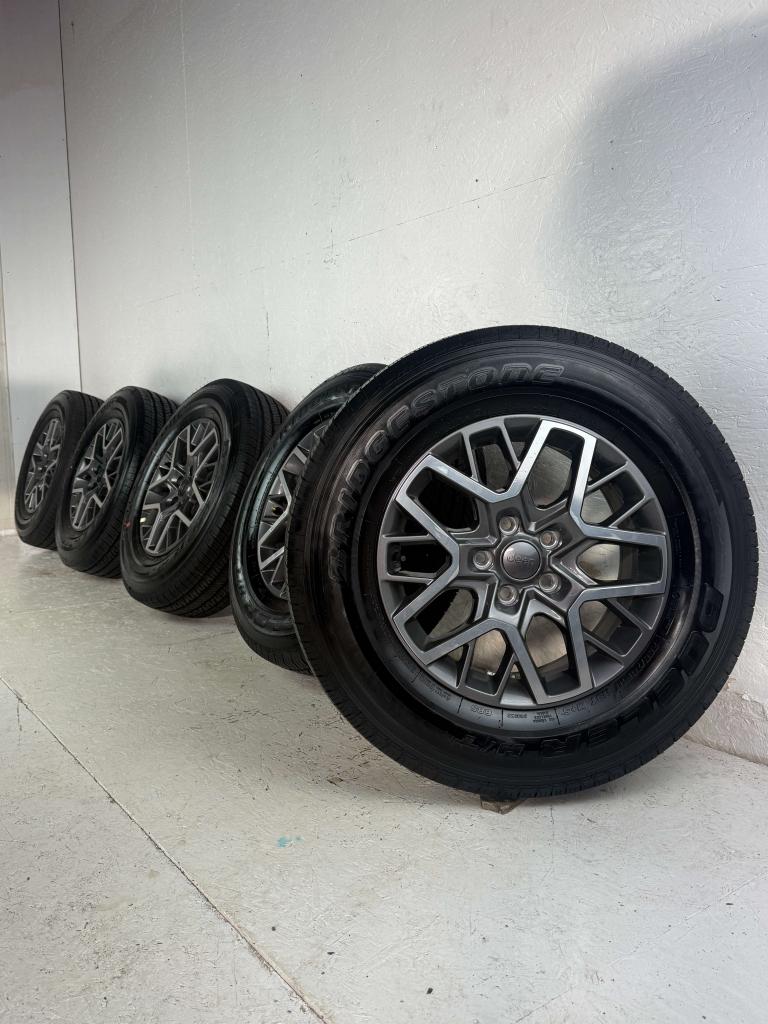 5x Originele Jeep Wrangler JL velgen 18" 5x127 zomerset 9mm!