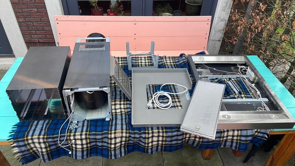 Miele eiland afzuigkap D420 v-6, Witgoed en Apparatuur, Ophalen, Gebruikt, 400 tot 600 m³ per uur, Eilandschouwkap