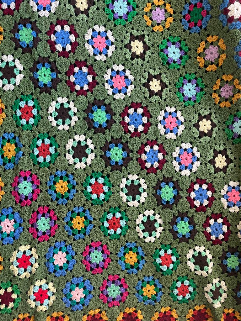 Vintage Gehaakt wol sprei, Huis en Inrichting, Slaapkamer | Beddengoed, Gebruikt, Overige kleuren, Overige typen, Tweepersoons