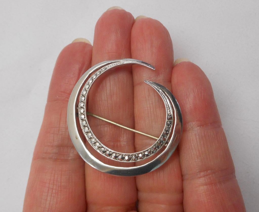 Zilveren modernist broche met markasiet steentjes nr.500, Verzenden, Minder dan 4 cm, Zo goed als nieuw, Zilver
