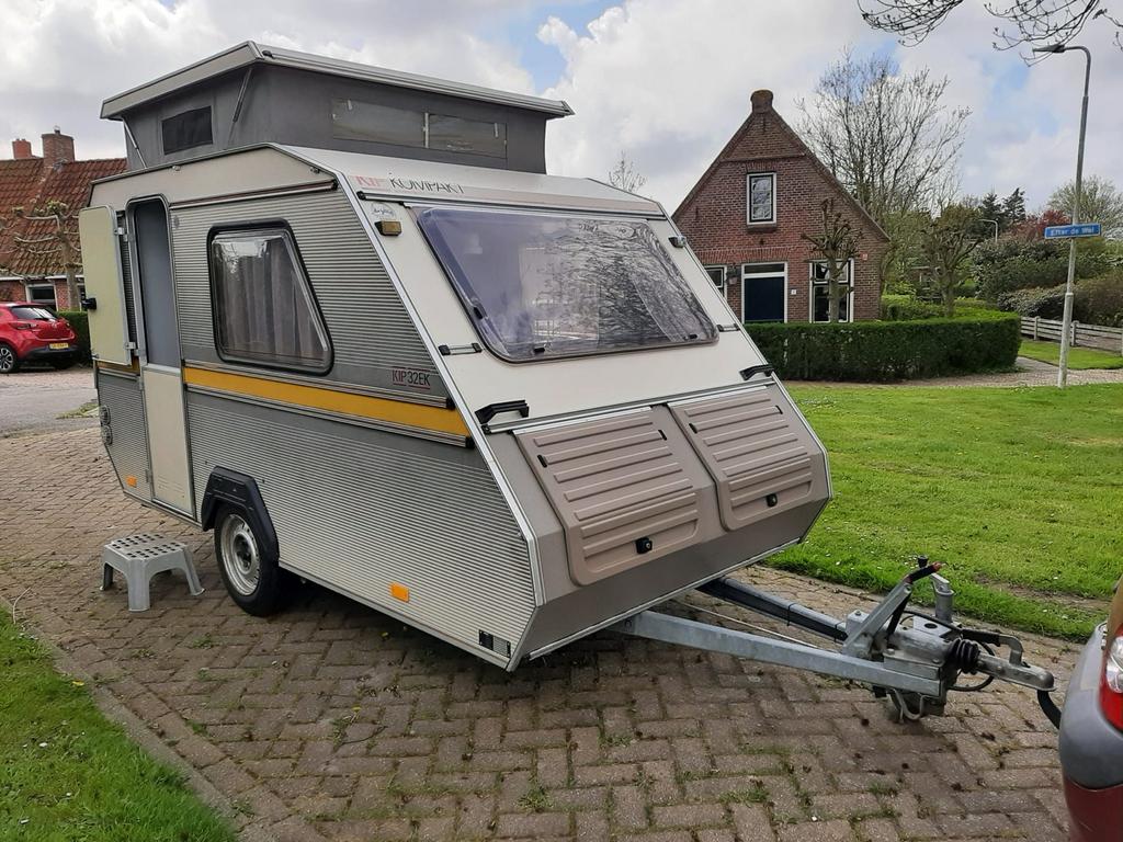 Compacte Kip Kompakt 32EK Caravan met hefdak, Caravans en Kamperen, Standaardzit, Kip, Hefdak, 750 - 1000 kg