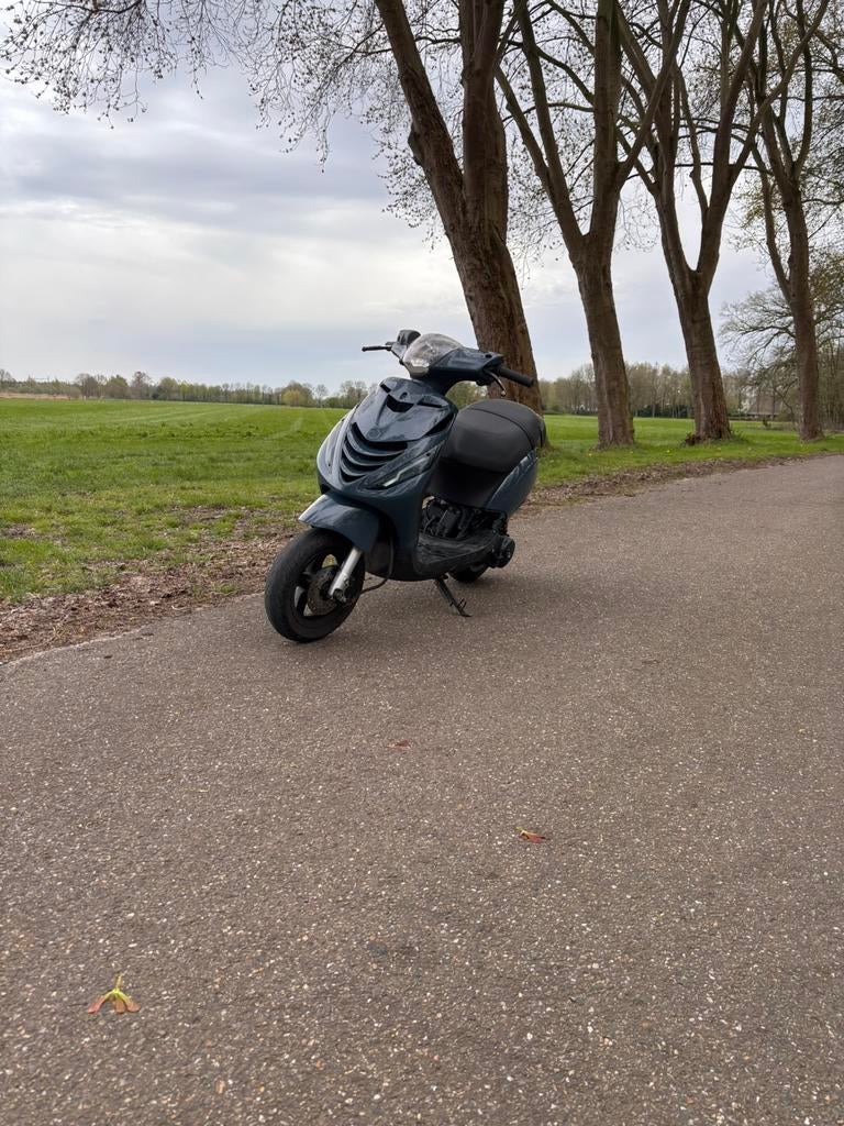 Piaggio Zip 70cc, Ophalen, Tweetakt, Maximaal 45 km/u, Zo goed als nieuw